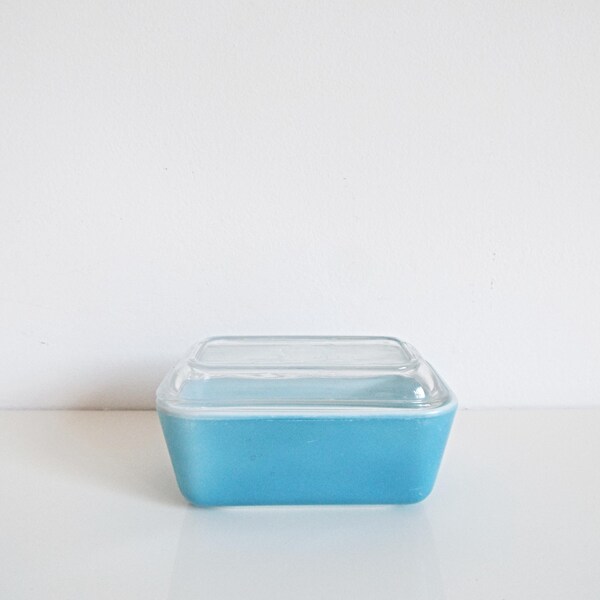 Vintage Pyrex Butterdose mit Deckel, türkisfarbene Küchenaufbewahrung, 1960er Jahre Retro Küchengeschirr