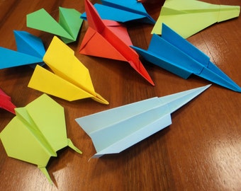 paper airplanes to fly various models - play and decoration for children and adults