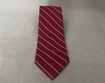 Corbata de sarga de poliéster burdeos de los años 60 de Golden Arrow / Corbata vintage de rayas bies en rojo oscuro y blanco de los años 60