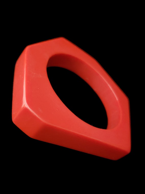 1960s Carved Red Lucite Geometric Bangle | 60s Vi… - image 2
