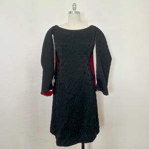 1960s Black Matelassé Jacquard Mod Cocktail Dress and Wrap, Medium to Large | 60s Vintage Black and Red Dress Set (M, L, 40-34-42)