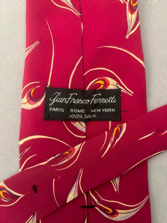 1980s Abstract Feather Printed Raspberry Tie by G… - image 8