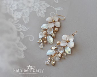 Flower wedding earrings crystal and pearl, assorted colors available, statement Bridal earrings - Assorted colors STYLE : Cecile