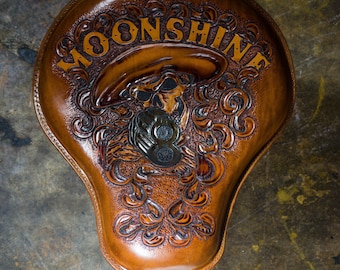 Handgefertigter Moonshine Leder Motorradsitz: Custom Shovelhead Panhead