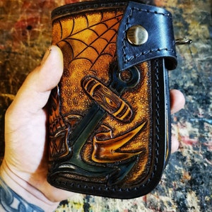 Cartera de cuero con cadena hecha a mano Psychobilly Rockabilly, cartera con calavera, cartera de cuero repujado, cartera de motociclista Harley Davidson Chopper, regalo personalizado