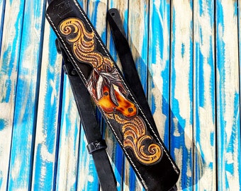 Handgefertigter Gitarrengurt aus Leder mit Western Pferd Design