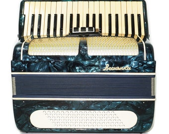 Folk Piano Accordion Vesnyanka made in Ukraine 96 Bass Buttons, New Straps 2273, Keyboard Accordian, Wonderful Rich sound.