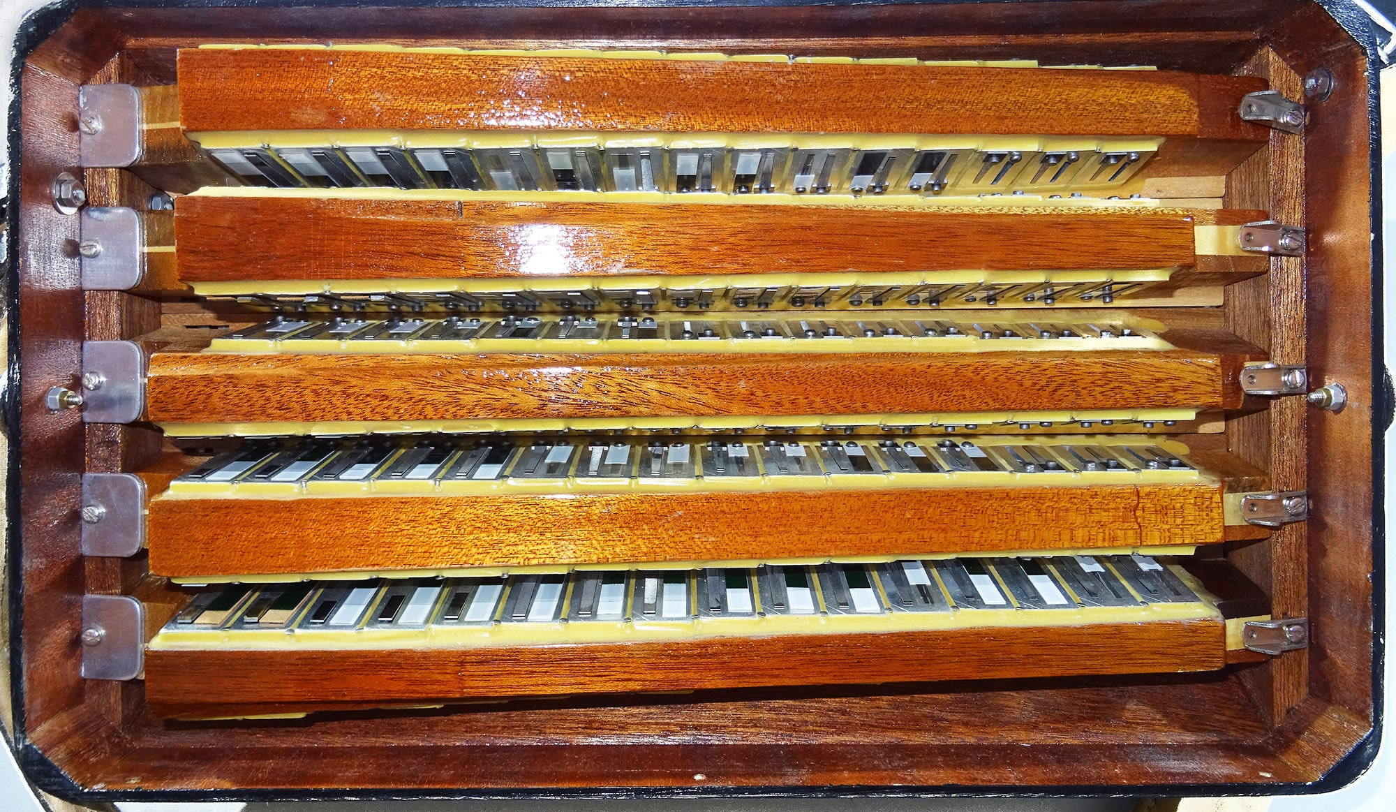 Hohner アコーディオン 装飾的ボタンアコ、ダイアトニック演奏可能 il_340x270.5282205626_bxu7.jpg