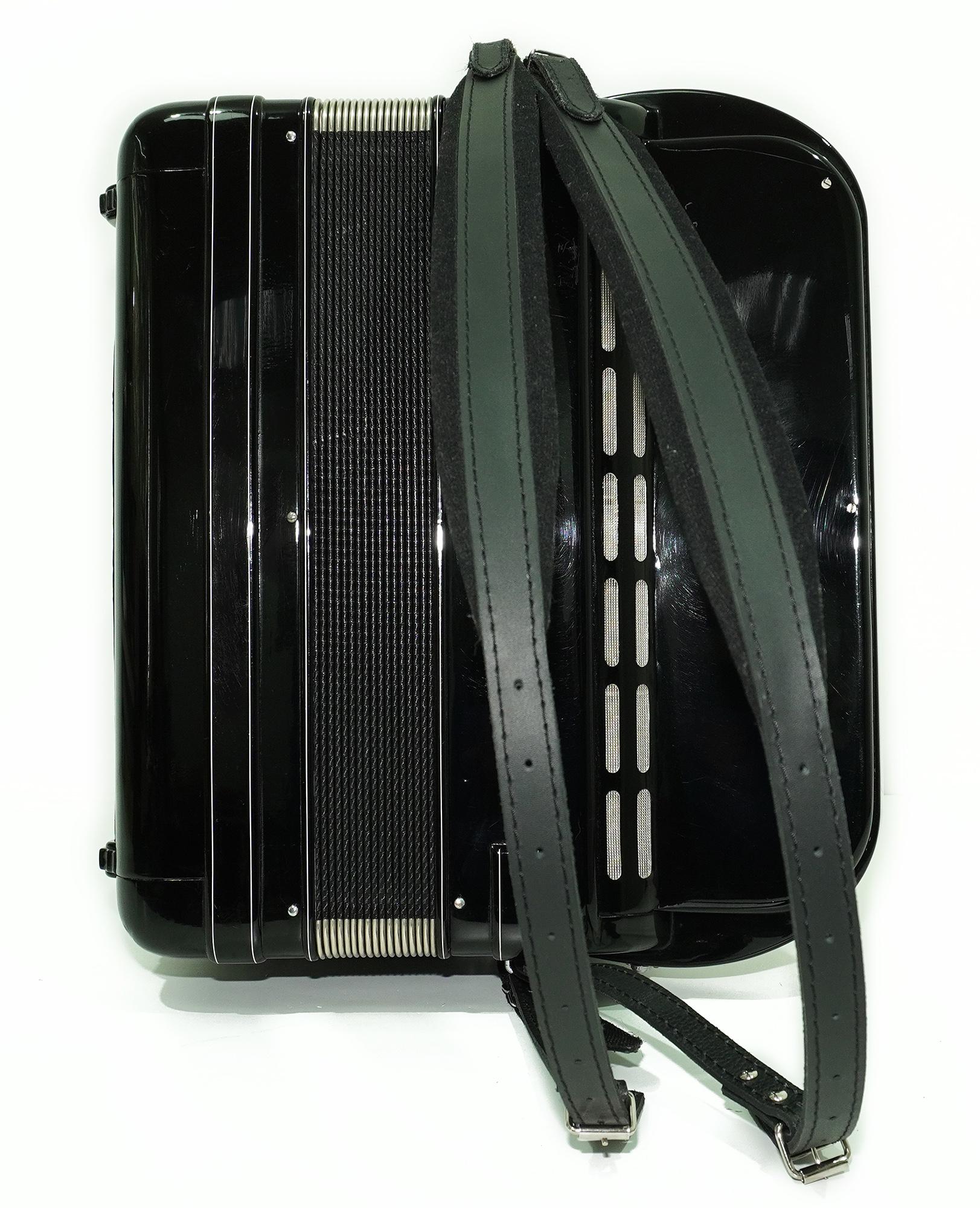 Hohner Morino Artiste VI N Button Accordion 120 Bass, C Griff