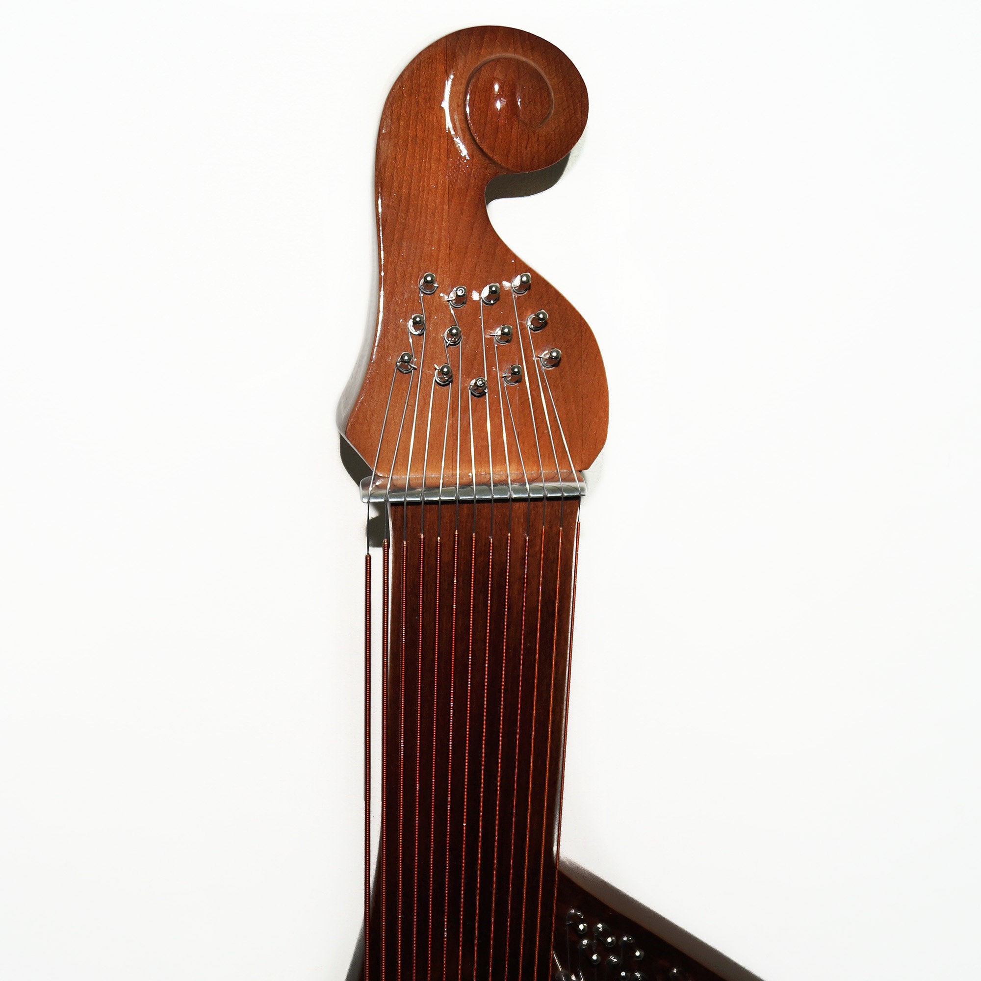 伝統的なフォークバンドゥーラ、クロマチック弦楽器 56 弦、ウクライナ