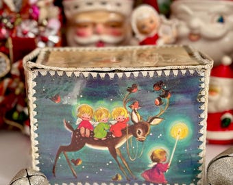 Christmas Card Basket Box Vintage 1960s  Mid-century Retro Crocheted Grannycore Decor Decoration Kitschy