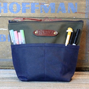Waxed Canvas Pouch, Make Up Bag, Wax Canvas Clutch, Cosmetic Storage, Waxed Canvas Bag, Groomsmen Gift, Gift for Sisters,