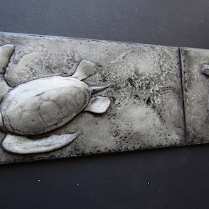 Concrete Gliding Green Sea Turtle Pair image 3