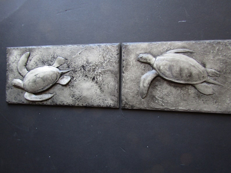 Concrete Gliding Green Sea Turtle Pair image 4