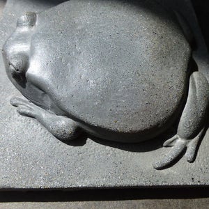 Frog Tile  Back Splash River Stone Concrete Tile Decorative Relief Sculpture 4 x 4 Inch Animal Artwork