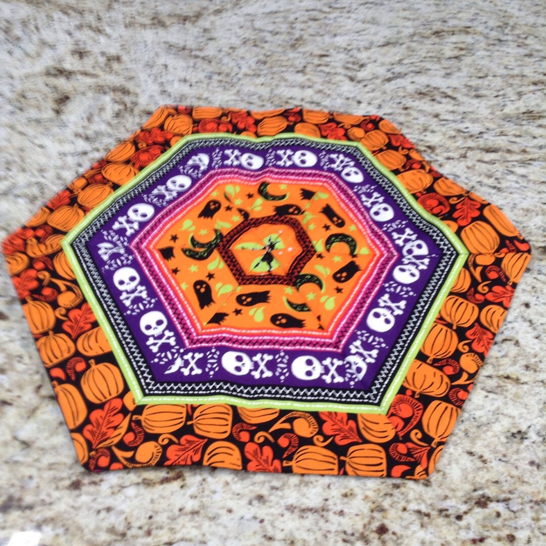 Halloween Table Topper - Etsy