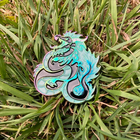 レインボーメッキの海蛇のエナメルピン：ファンタジードラゴンバッジ