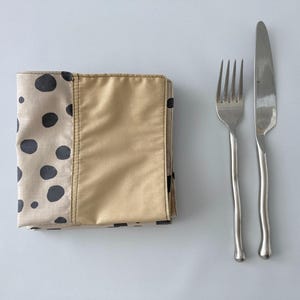 Set of 4 - Napkins reversible, sustainable napkins, reusable cloth napkins
