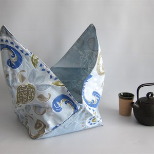 Japanese lunch bag, azuma bukuro bag, bento lunch bag, Tenugui bag, Furoshiki bag, snack bag, project bag - Blue floral paisley - Small