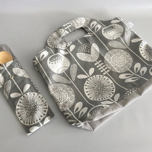 Set of 2 - Lunch bag with matching utensils case - White floral on grey