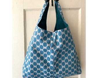 SALE - small defect - Errands bag, market bag, grocery bag, shopping bag, hobo bag - Teal hexagon on beige-grey