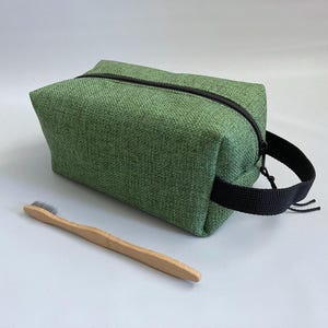 Rectangular toiletry handbag, toiletry boxy pouch, toiletry boxy case, dopp kit, box pouch - Green