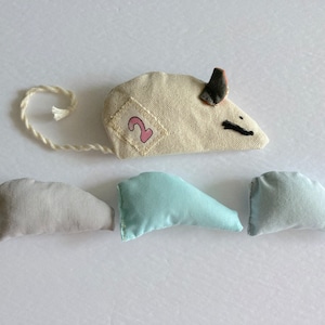 Set of 5 - 1 organic catnip mouse toy with 4 refills, catnip mouse, cat toy, cat catnip toy, cat mouse toy