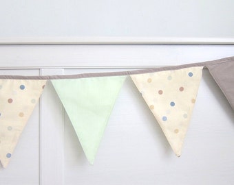 Guirnalda de 8 Banderas, Guirnalda de Bebé, Empavesado de niños, Empavesado de Cuarto de niños - taupe, menta, puntos de crema