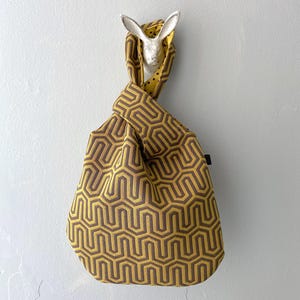 2er-Set- Japanische Knotentasche + passendes Etui, japanische Handtasche, Stricktasche, Garntasche, Projekttasche - Geometrisch charcoal senfgelb