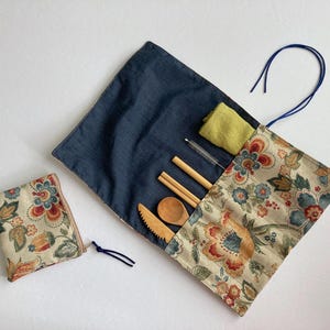 Set of 2 - Cutlery wrap, utensils wrap, Zero waste cutlery pouch, eco-friendly reusable cutlery wrap - Red navy floral on beige