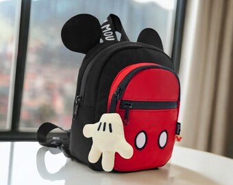 Nouveau sac d'école Disney Mickey de haute qualité, sac à dos pour enfants avec charme, sac à dos Disney, cadeau pour enfants, cadeaux d'anniversaire