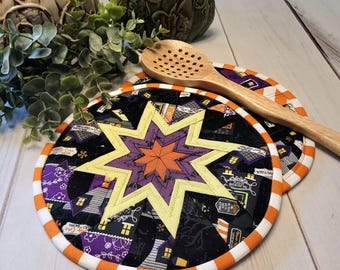 Halloween Round Quilted Folded Star Hot Pad