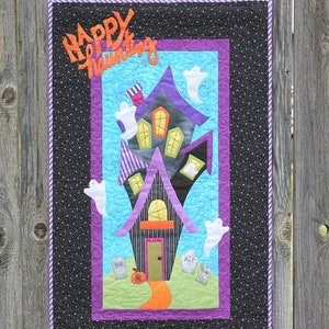 Happy Haunting, Halloween Wall Hanging, Ghost, Graveyard, Halloween Quilt