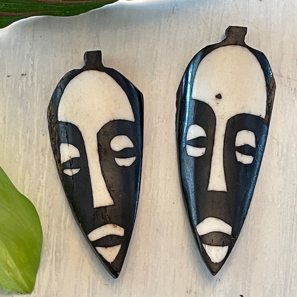 2 African Mask Batik Bone Pendants : African Tribal Jewelry Beads