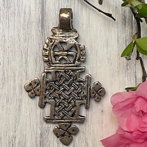 Colgante tradicional de la cruz copta etíope: cuentas de joyería africana de Etiopía