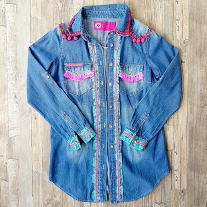 Statement jeans shirt embellished jeans blouse colorful trimmings lace image 3