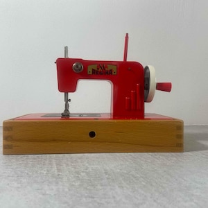 Vintage Regina Toy Sewing Machine: 1950s Midcentury Decor