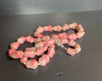 Collar vintage de cuentas de cuarzo rosa y blanco con cierre de plata 835, años 70.