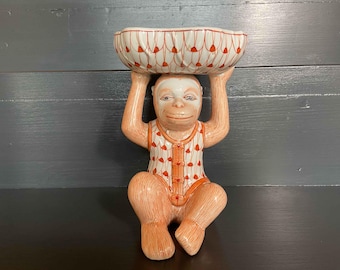 Plato decorativo italiano con forma de mono, cuenco de porcelana de mediados de siglo, blanco y naranja.