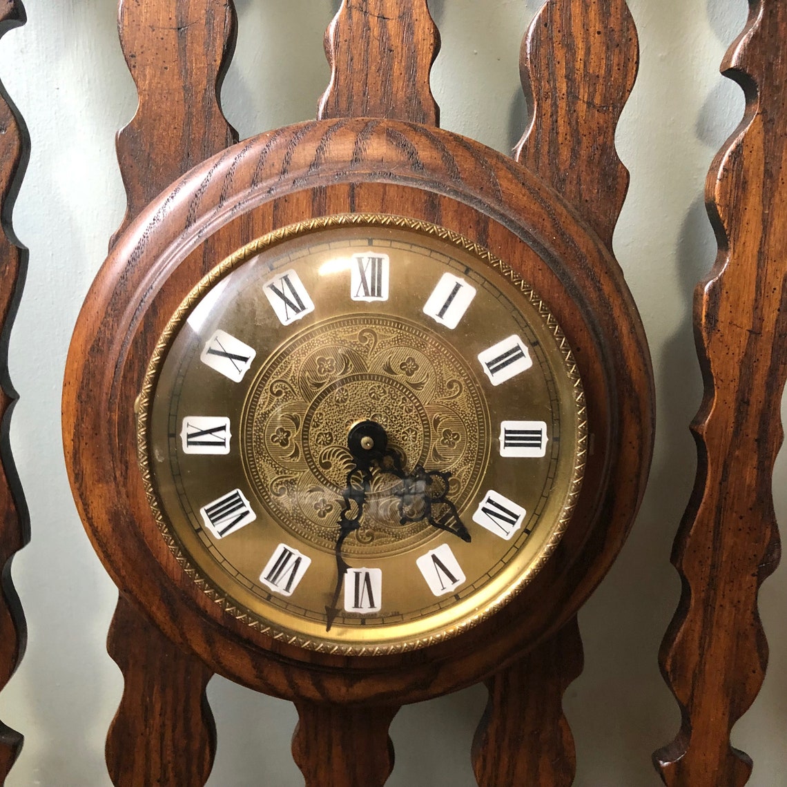 Vintage Trend Clock Zeeland Michigan Colonial Spindle Wood Large Wall