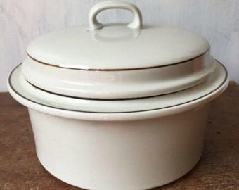 Arabia Round Casserole Finland Fennica Earthenware Pottery 1.5 QT with Lid