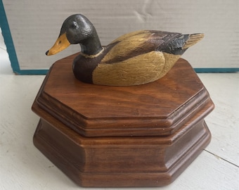 Vintage Wood Jewelry Trinket Box with Duck Decoy Top Octagon shape