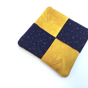 Four Celestial Coasters: Gold Batik & Navy Starry Night Fabric, Set of 4 bild 2