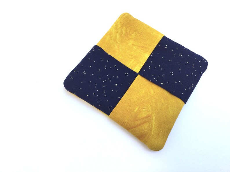 Four Celestial Coasters: Gold Batik & Navy Starry Night Fabric, Set of 4 bild 2