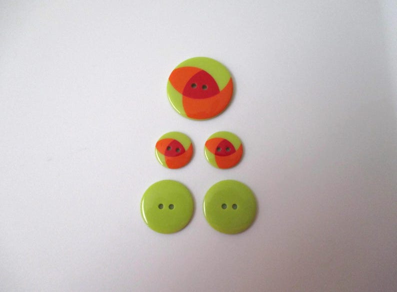 5 Round Plastic Buttons, Chartreuse Green Orange and Red, Abstract Art ...