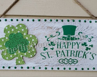 Happy St Patrick's Day Wood Wall Hanging Sign Shamrock Leprechaun