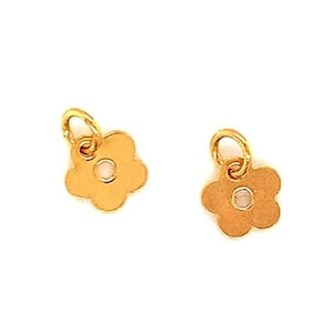 Zierliche Gold Filled Blumen Anhänger,Kleine Gold Blume Charm,Blumen Anhänger,Kinder Charms,Charms für Armband,Gold Blume,Kleine Gold Filled Charms