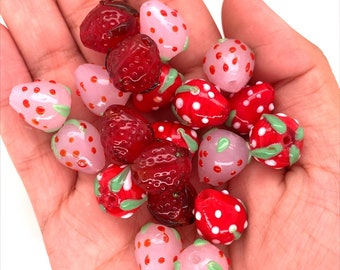 5 perles de fraise en verre, perles de fruits d'accent Boho des années 90, perles de fruits de fraise colorées y2k, bijoux de bricolage pour bracelets, perle d'accent de fraise