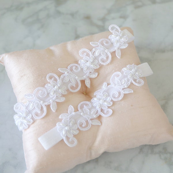 White Pearl Beaded Lace Wedding Garter Set, White Bridal Garter, White Toss Garter,White Wedding Garter Set