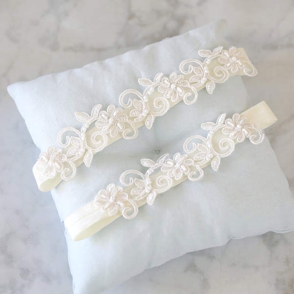 Ivory Beaded Lace Wedding Garter Set, Ivory Bridal Garter, Ivory Toss Garter,White Wedding Garter Set